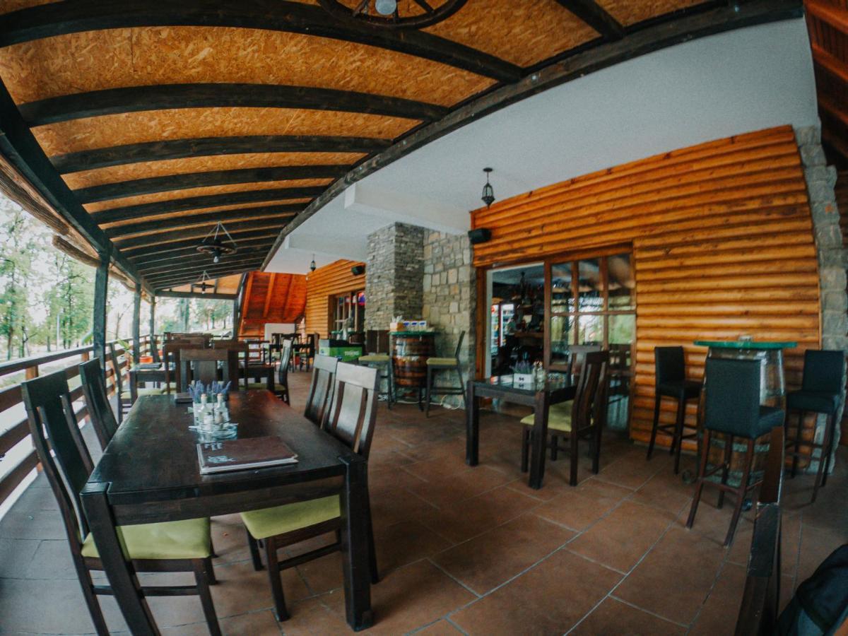 Готель Prenociste/Restoran Lovac Біхач Екстер'єр фото